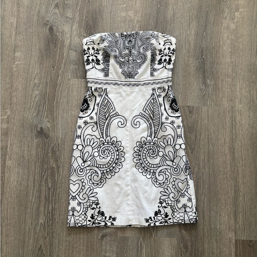 New York & Company Strapless Dress